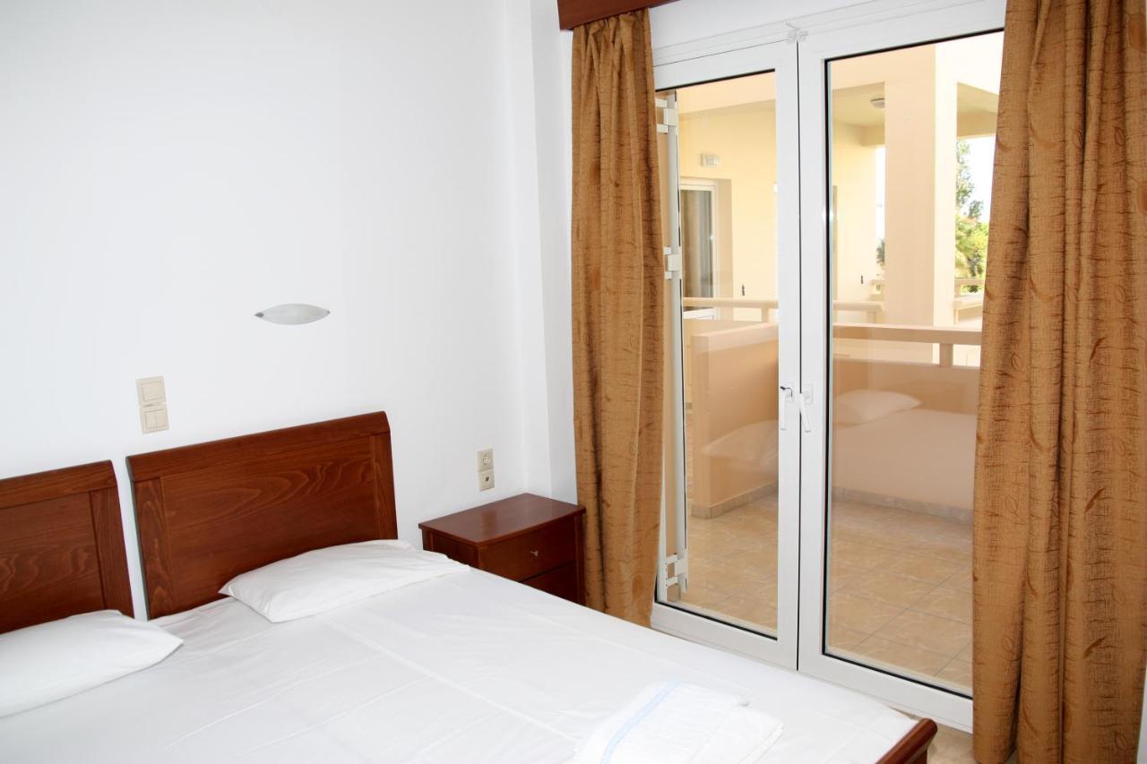 Dimitris Apartments Platanés Habitación foto
